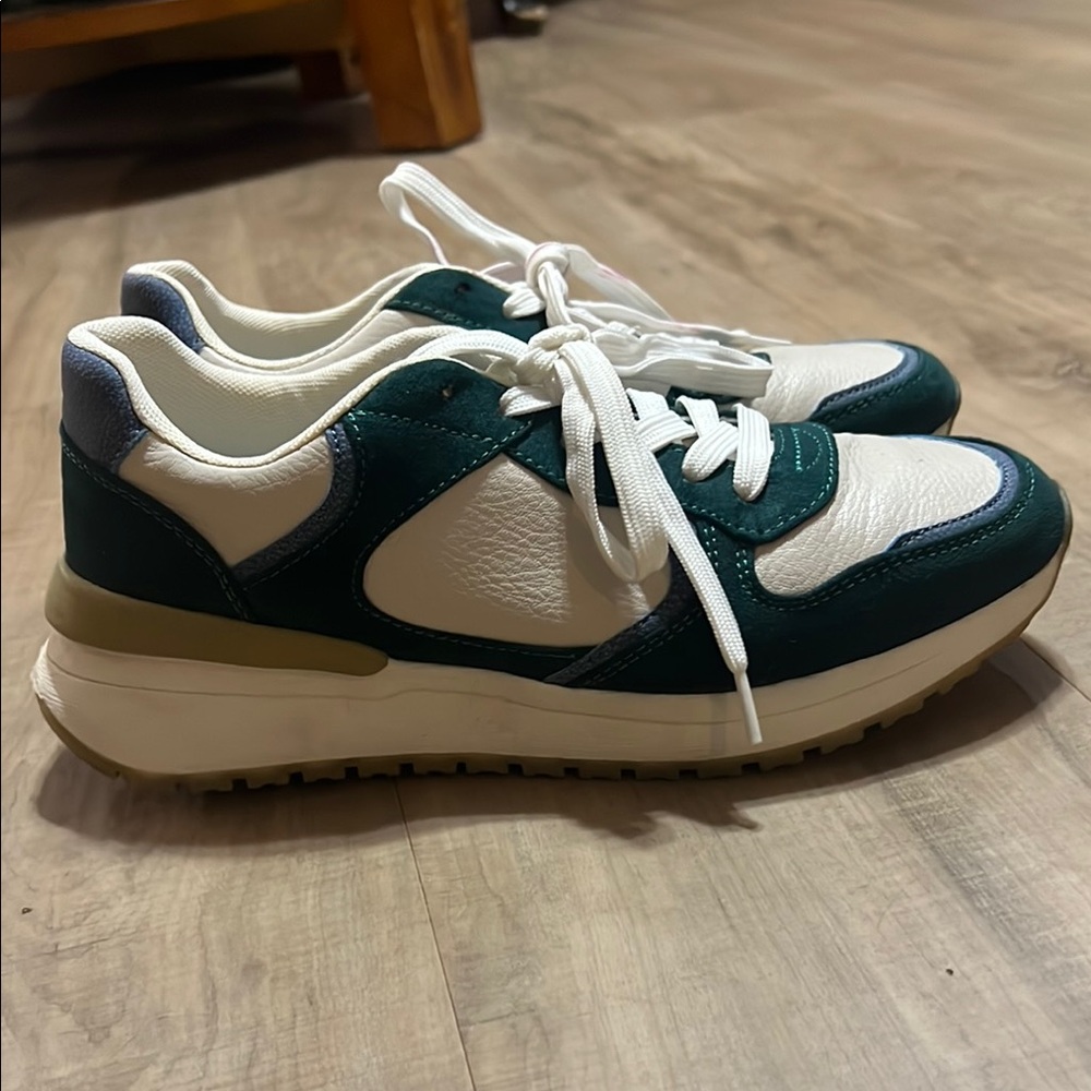 Fabletics Color Block Sneaker - Picture 3 of 5